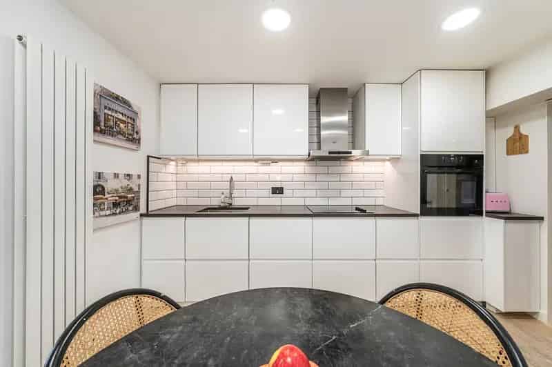 2 Bedroom Flat for Sale in Clapham