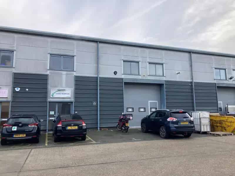 Warehouse Unit with First Floor Offices and 5 Parking Spaces