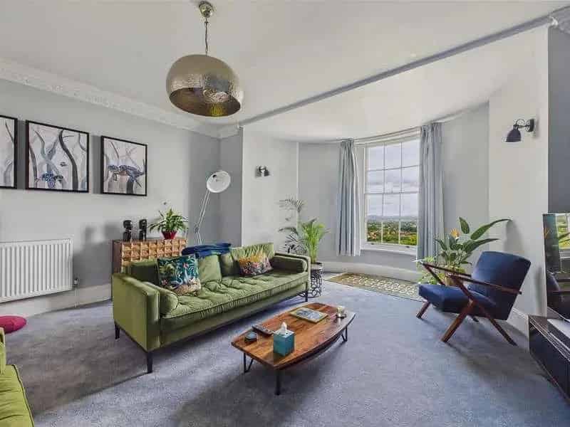 2 Bed Flat for Sale in Great Malvern