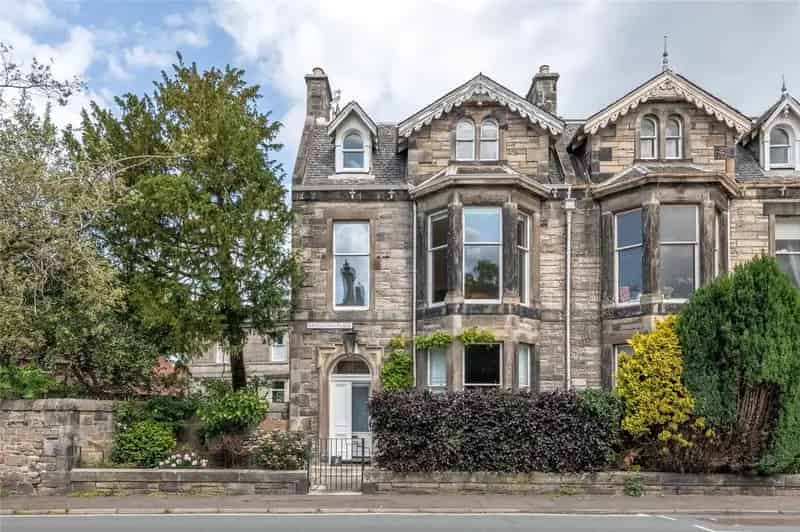 2 Bedroom Apartment for Sale in Edinburgh