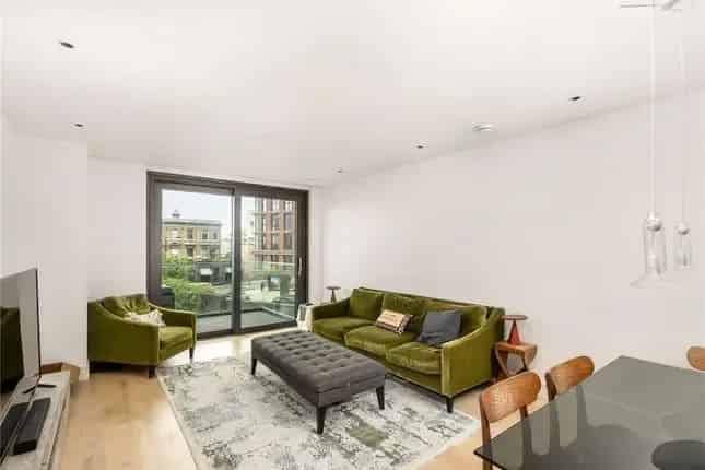 Luxury 2-Bed Apartment Chelsea Harbour  Lighterman Towers