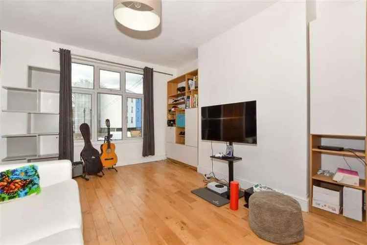 2 Bed Flat for Sale in Maidstone