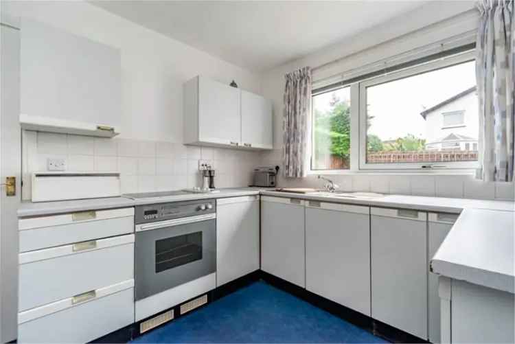 3 Bed House - Semi Detached with 1 Reception Room