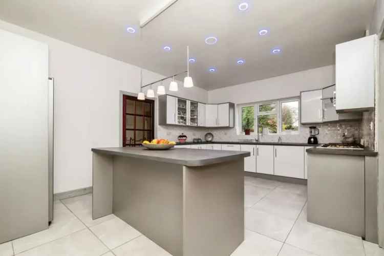 8 Bedroom Detached House with Annex - Recently Renovated