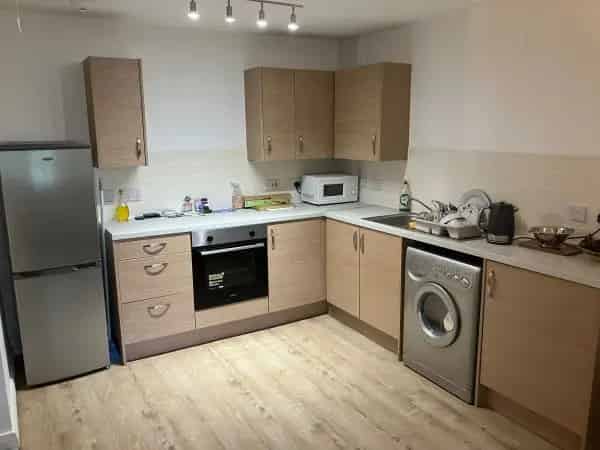 One Bed Flat Crumpsall - Renovated Kitchen Parking