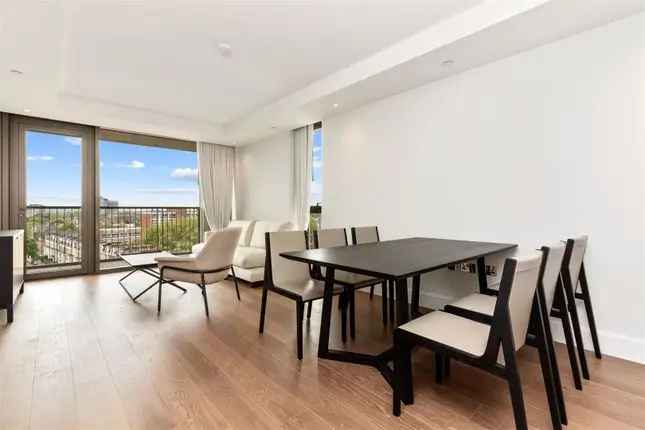 Luxury 3-Bedroom Apartment with Balcony in Kensington