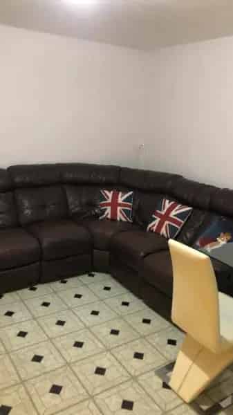 Spacious Free Bedroom with 2 Bathrooms and Parking