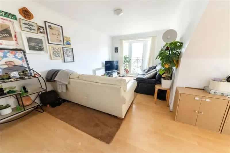 3 Bedroom Apartment for Sale in Bedford