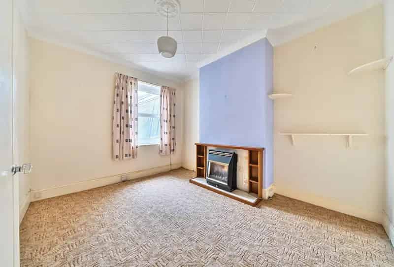 2 Bedroom House for Sale Near Gloucester Road