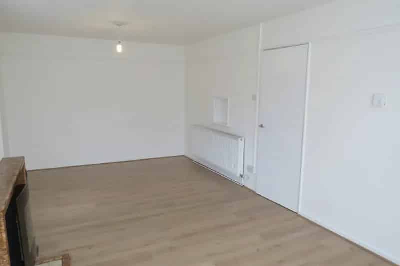 2 Bed Ground Floor Flat with Conservatory and Garden Near Newmarket