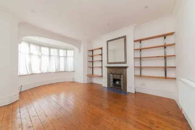 Link-detached house for sale in Etchingham Park Road, London N3