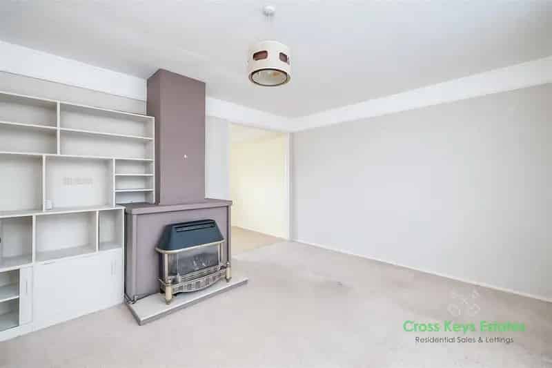3 Bedroom Semi-Detached House for Rent