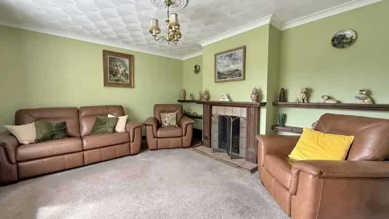 3 Bedroom Bungalow For Sale - Detached Bungalow with Garage