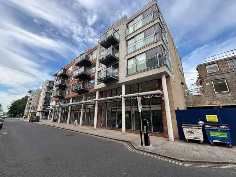 Commercial property For Rent , Manor House Avenue, Southampton, England