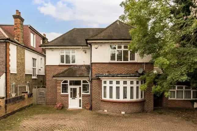 4 Bed Semi-Detached House for Sale Gunnersbury Avenue Ealing W5