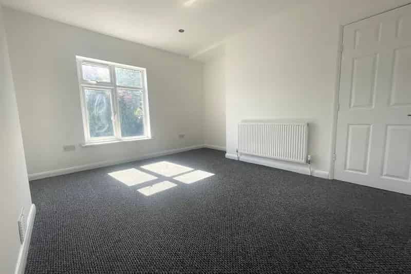 3 Bedroom House Near Watford Junction - Zero Deposit Available
