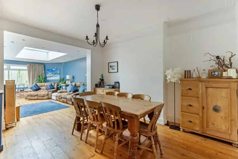 4 Bedroom Semi-Detached House for Sale in Sevenoaks