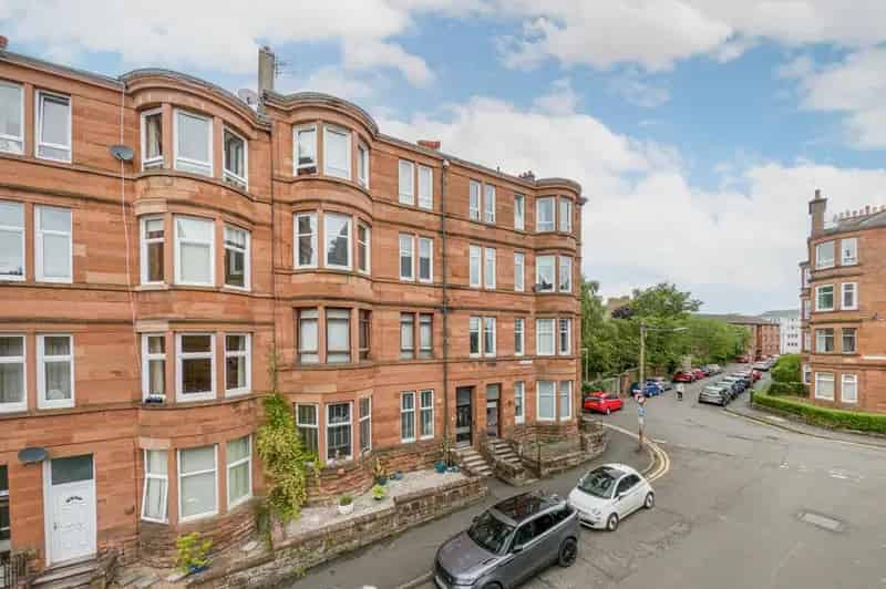 2 Bedroom Apartment for Sale in Shawlands Glasgow
