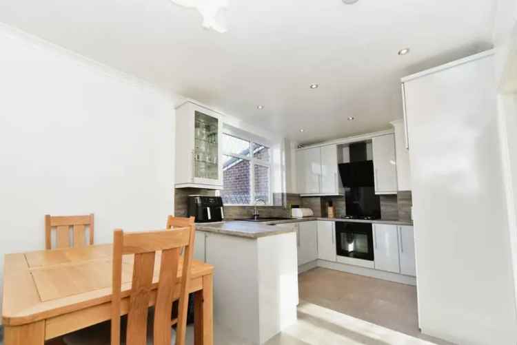 3 Bedroom Semi Detached House Sheffield S6