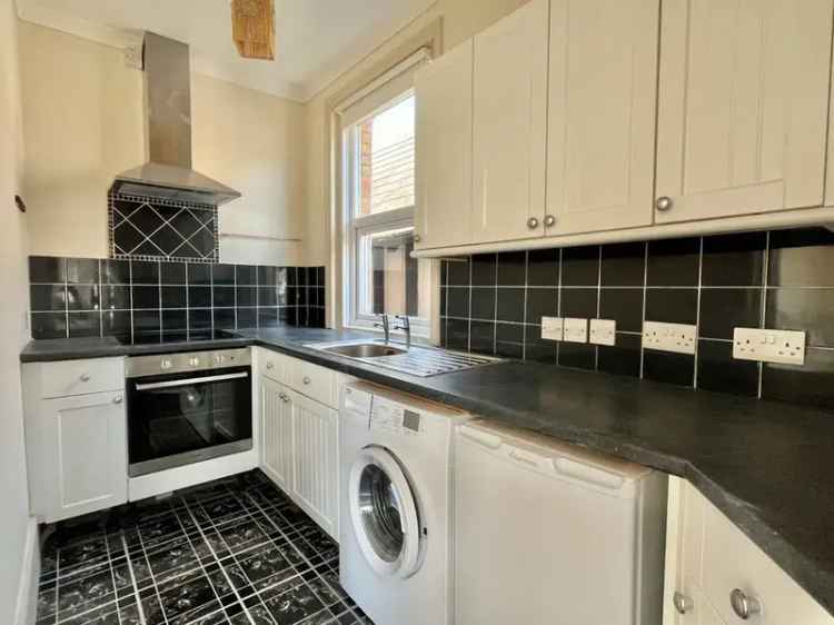 2 Bedroom Flat for Sale Lyminge Kent