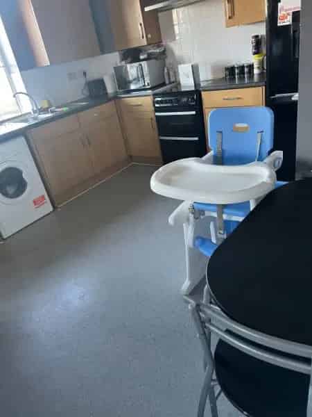 2 Bed Ground Floor Flat Minster Own Garden Parking