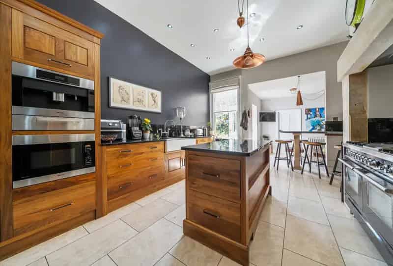 5 Bedroom Victorian Villa for Sale Near Royal Crescent