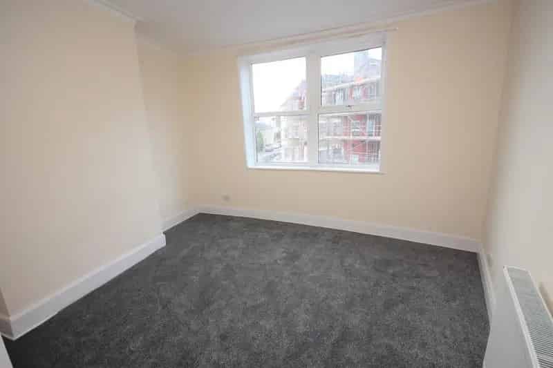 1 Bedroom Flat Central Heating Double Glazing