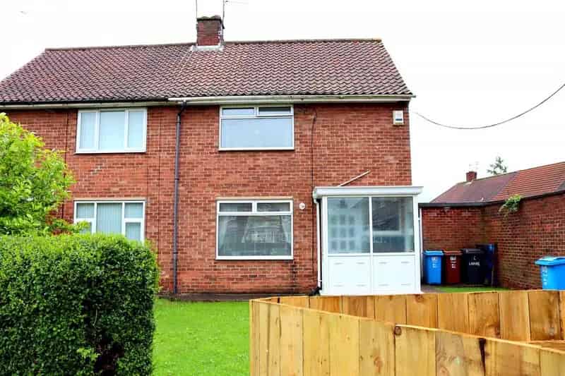 2 Bedroom Semi-Detached House to Rent