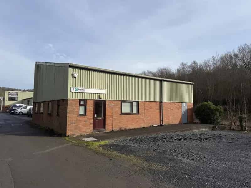 1345 sq ft Freehold Industrial Unit For Sale