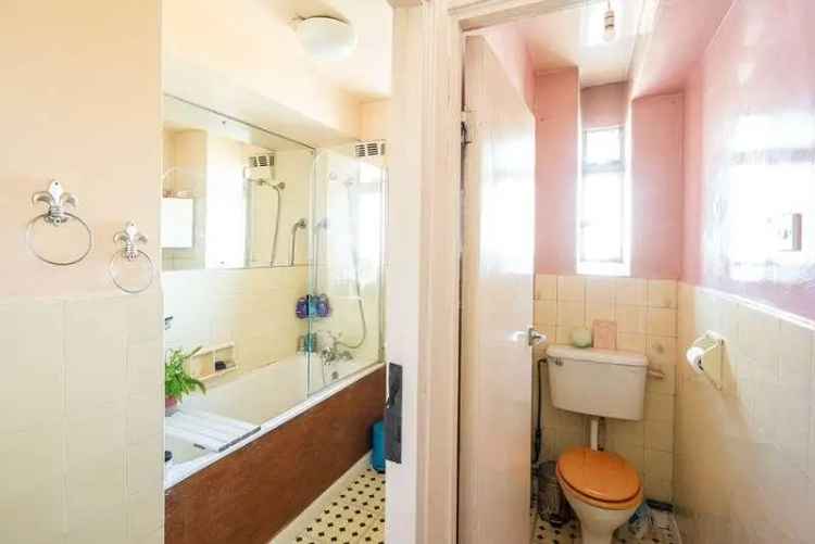 3 Bed Flat for Sale Ruskin Park House
