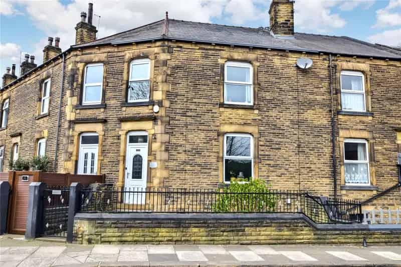 Three Bedroom Period Terrace House with Private Garden