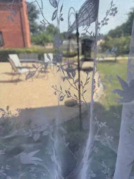 Ground Floor Flat with Garden Views and Amenities