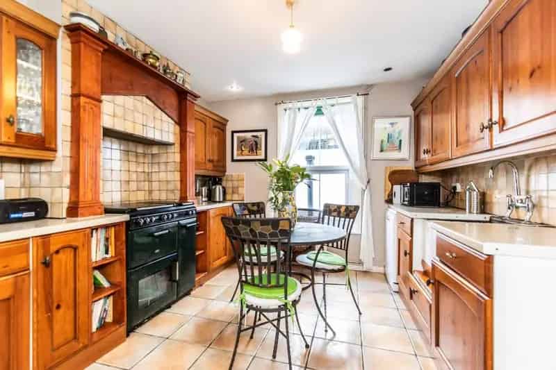 5 Bedroom Terraced House For Sale