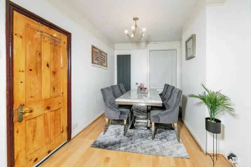 3 Bed Semi Detached House Near Reading Town Centre and Station