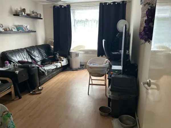 Flat For Rent in Epping Forest, England