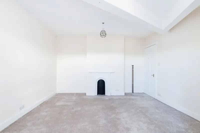 3 Bedroom Mid Terrace House Hartshead West Yorkshire