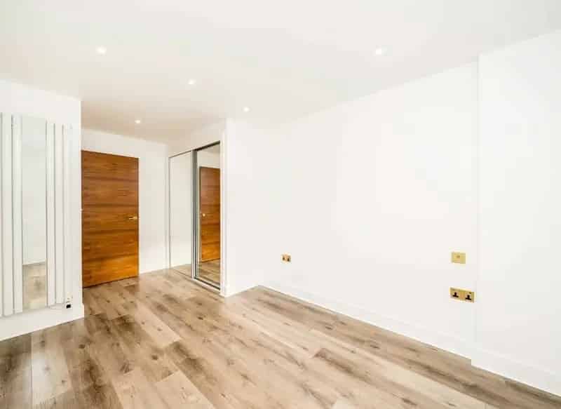 One Double Bedroom Apartment near Acton Central Line