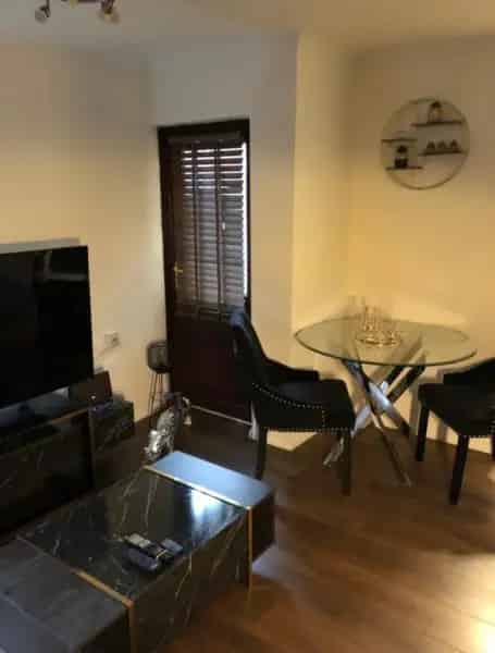 One Bedroom Flat Near Central London