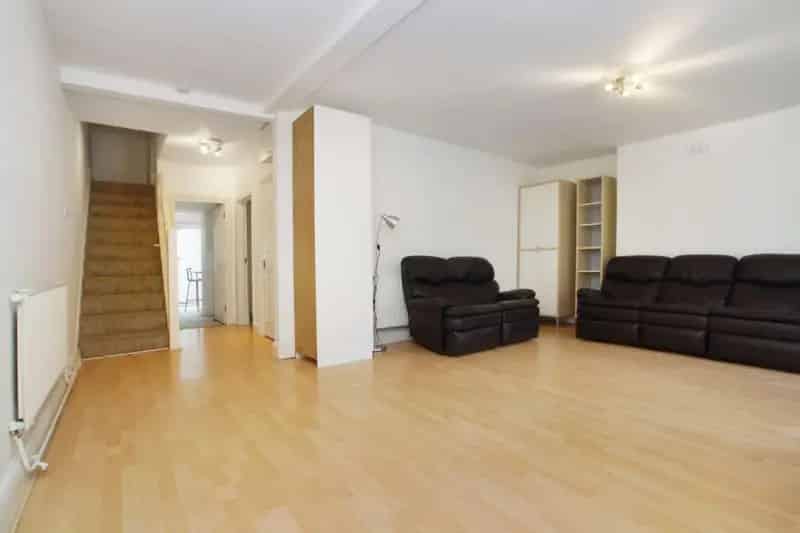 1 Bedroom Garden Apartment Hackney