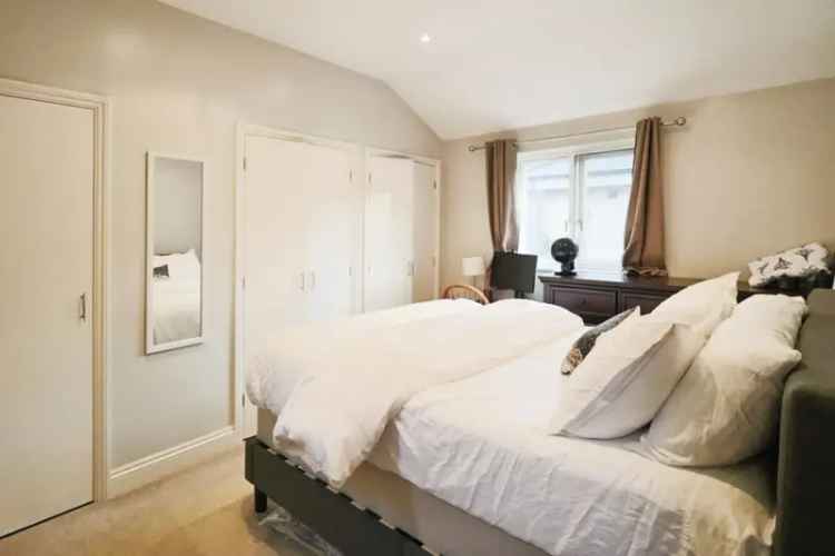 3 Bedroom Town Centre House For Sale
