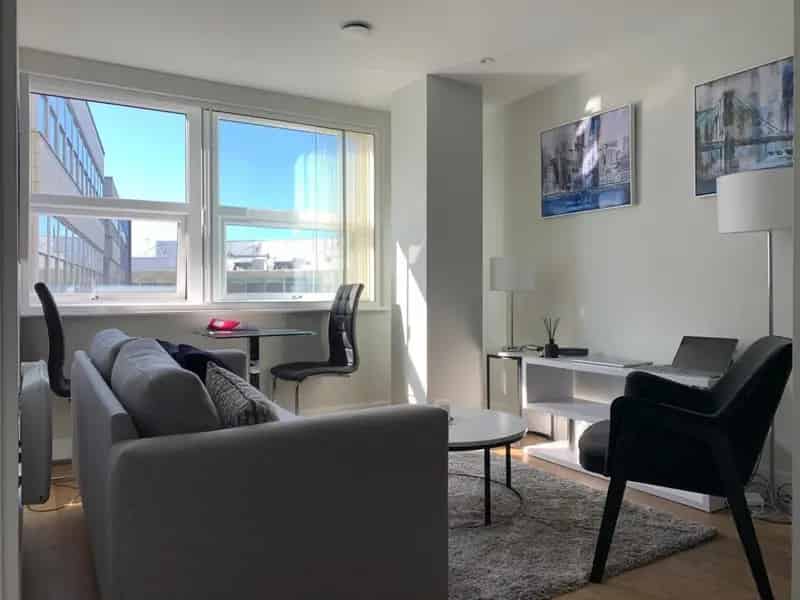 Chelmsford City Centre Apartment - Modern 3rd Floor Flat Near Mainline Station