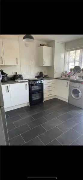 Lovely 2 Bedroom House in Quiet Area