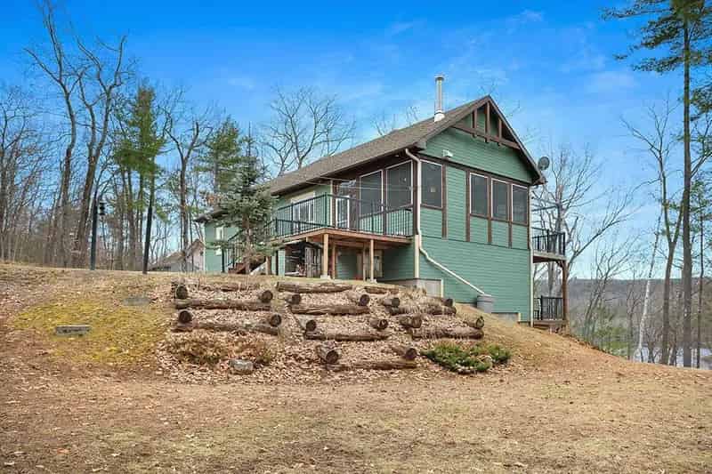 Waterfront Cottage 3 Bed 2 Bath Ottawa River