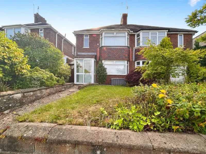 3 Bedroom Semi-Detached House for Sale Great Barr