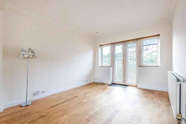 3 Bedroom House for Sale Worsley Modern Family Home