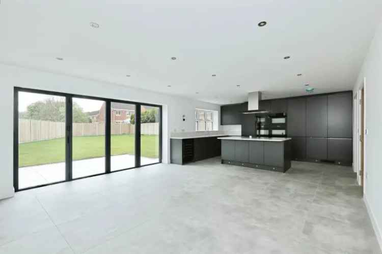 6-Bed 4-Bath New Build Home with Double Garage and Air Source Heat Pump