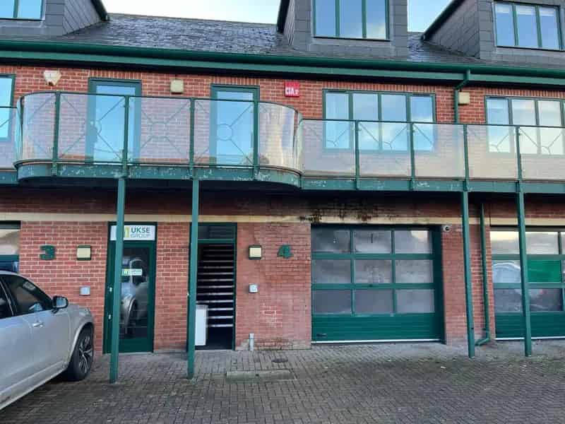 Ground Floor Storage Unit with Roller Shutter and Three-Phase Power