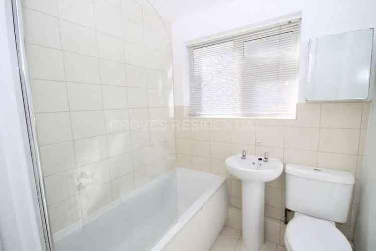 2 Bed Flat for Sale Near New Malden Station