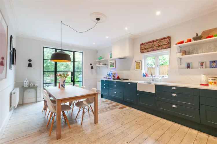 4 Bedroom End of Terrace House to Rent in Acton
