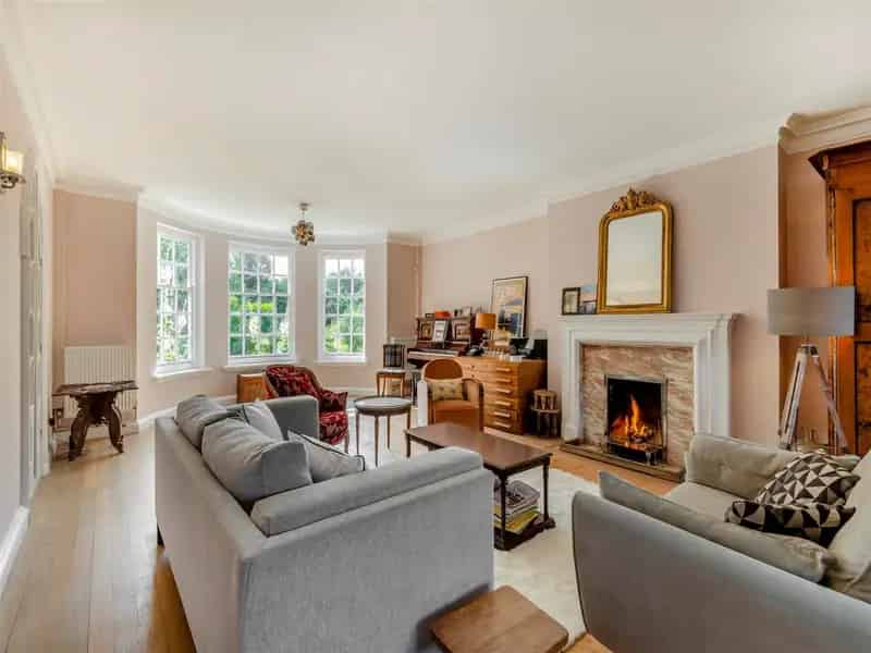 7 Bedroom Detached House For Sale